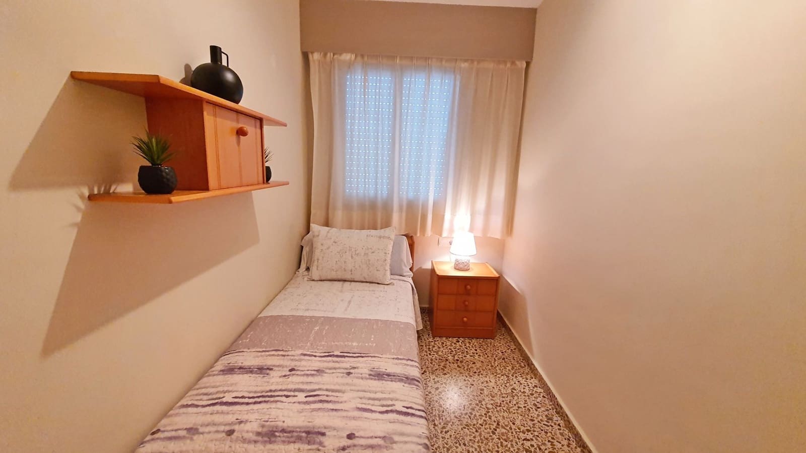 3 soveværelse Lejlighed til leje i Gandia med swimmingpool garage - € 700 (Ref: 8795493)