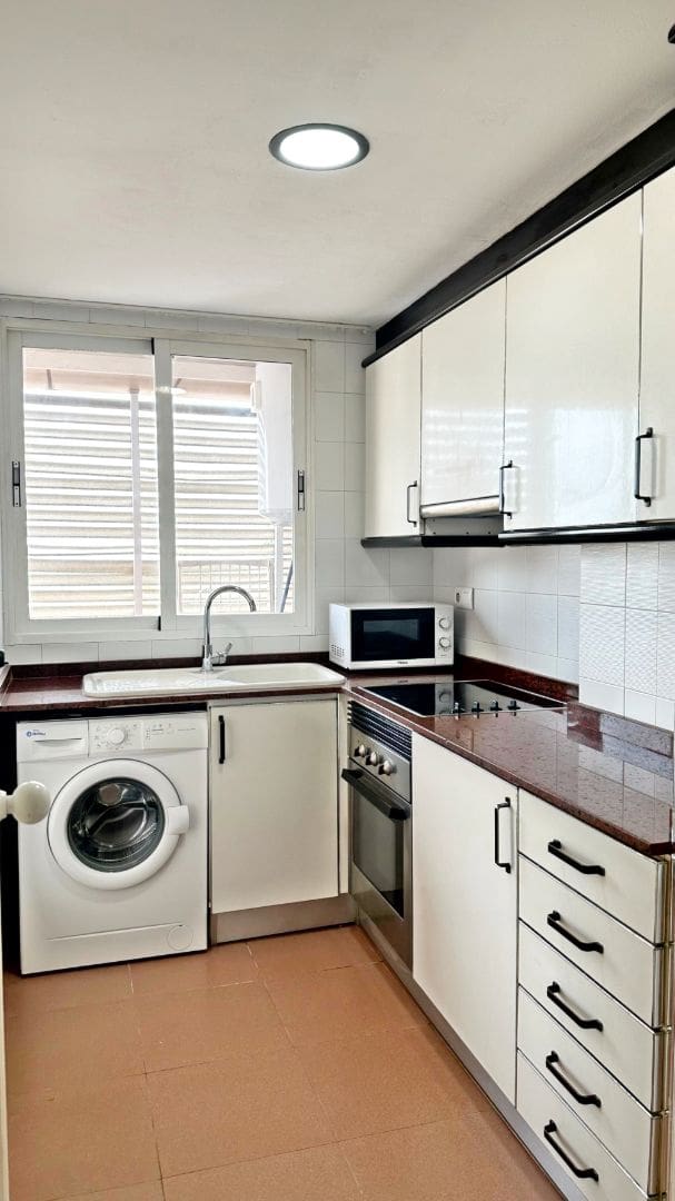 1 Zimmer Apartment zu vermieten in Gandia mit Pool - 555 € (Ref: 8879344)