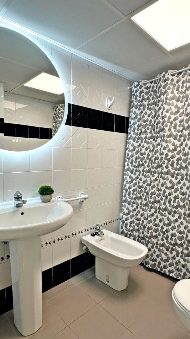 1 Zimmer Apartment zu vermieten in Gandia mit Pool - 555 € (Ref: 8879344)