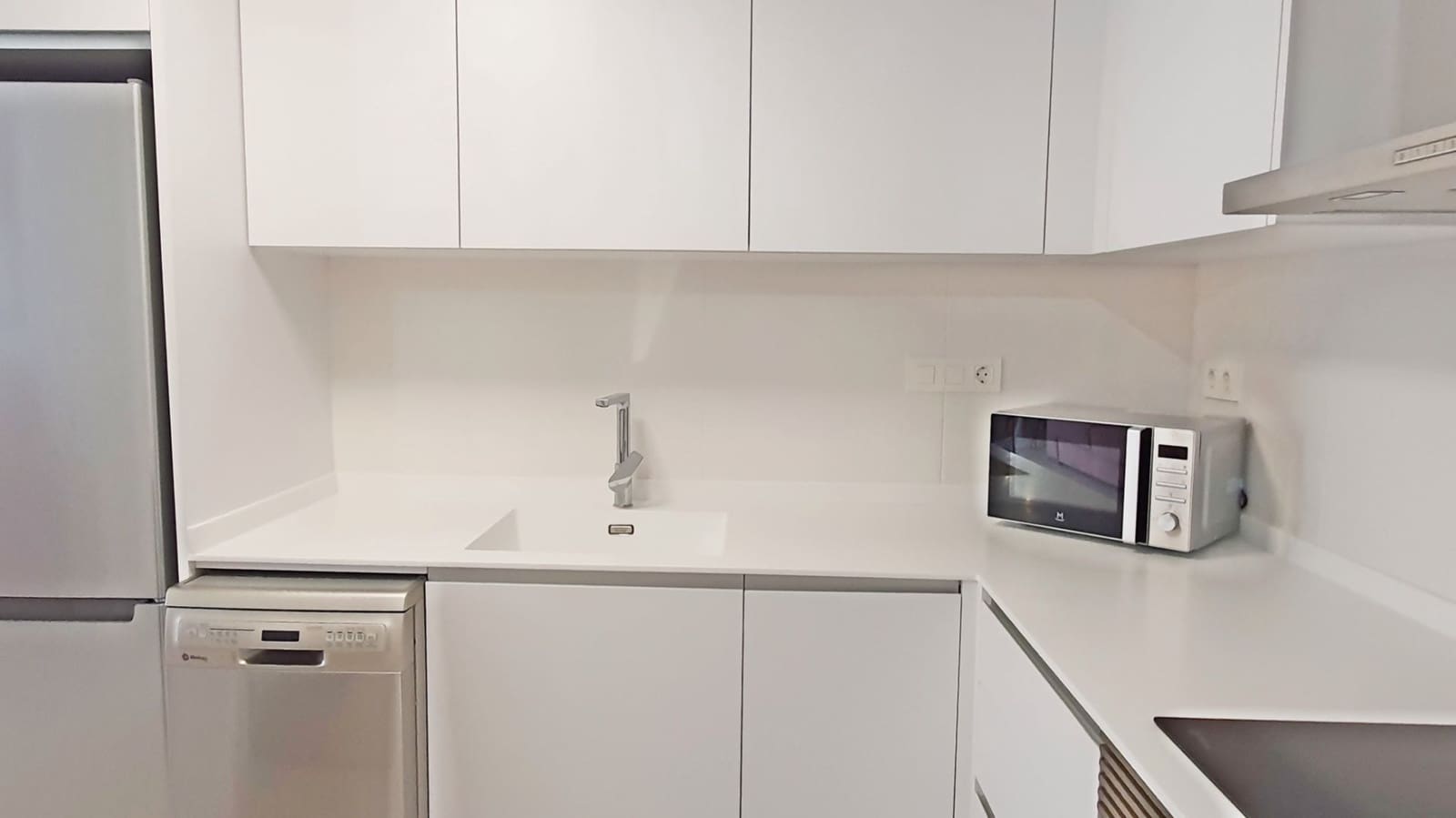 1 soveværelse Lejlighed til leje i Oliva med swimmingpool garage - € 750 (Ref: 8907097)