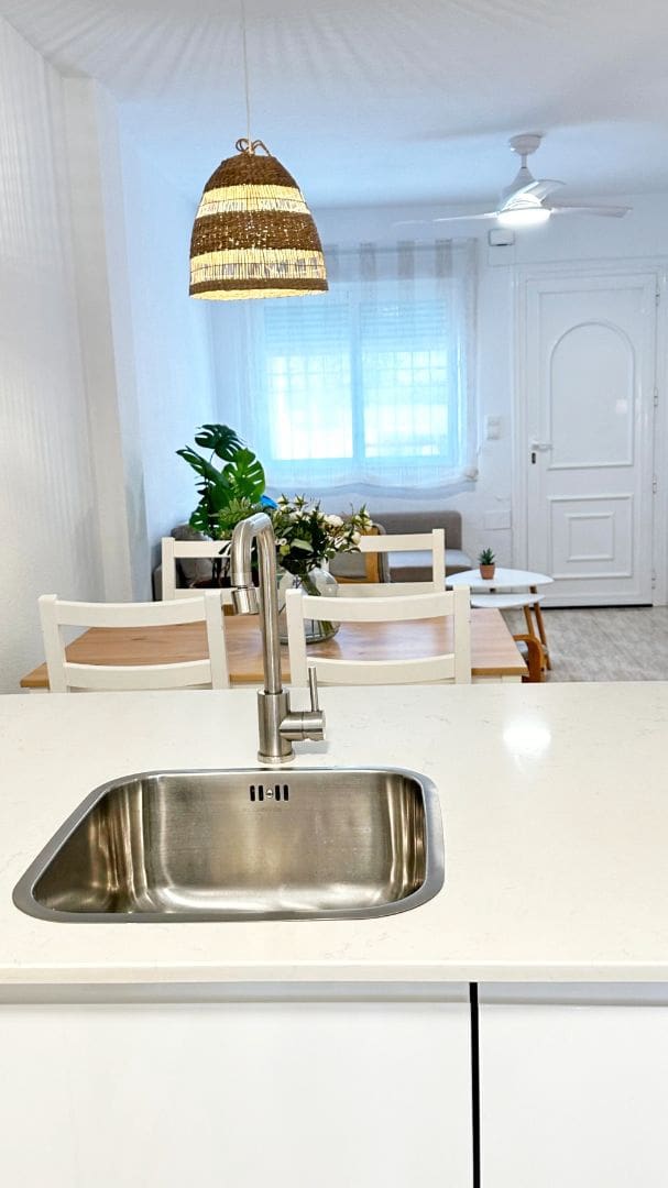 2 soveværelse Byhus til leje i Oliva med swimmingpool garage - € 700 (Ref: 8907098)