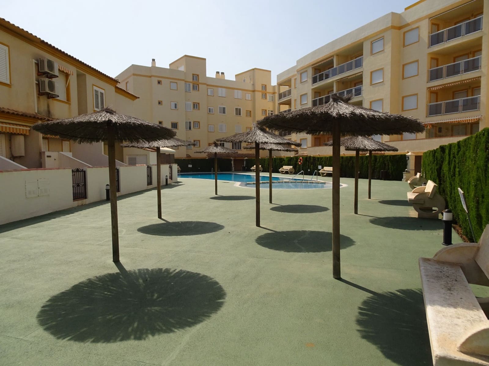 2 soveværelse Byhus til leje i Oliva med swimmingpool garage - € 700 (Ref: 8907098)