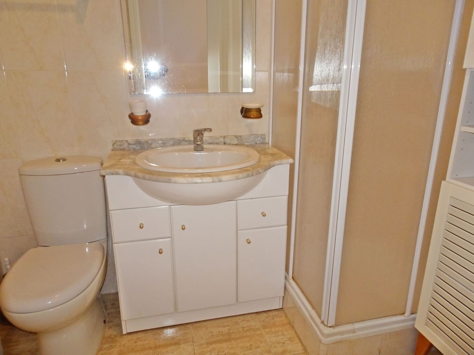 2 soveværelse Byhus til leje i Oliva med swimmingpool garage - € 700 (Ref: 8907098)