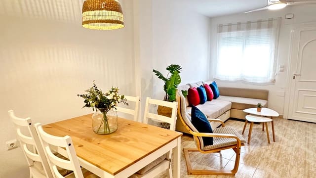 2 makuuhuone Omakotitalo vuokrattavana paikassa Oliva Nova, Oliva mukana uima-altaan 
autotalli - 700 € (Ref: 8907098)