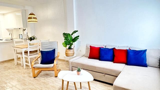 2 makuuhuone Omakotitalo vuokrattavana paikassa Oliva Nova, Oliva mukana uima-altaan 
autotalli - 700 € (Ref: 8907098)