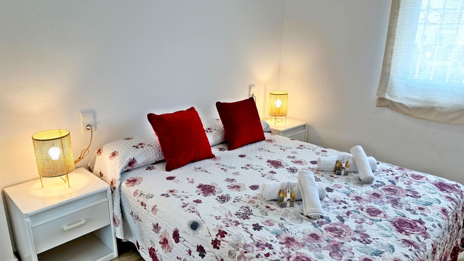 2 soveværelse Byhus til leje i Oliva med swimmingpool garage - € 700 (Ref: 8907098)