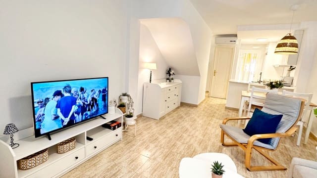 2 makuuhuone Omakotitalo vuokrattavana paikassa Oliva Nova, Oliva mukana uima-altaan 
autotalli - 700 € (Ref: 8907098)