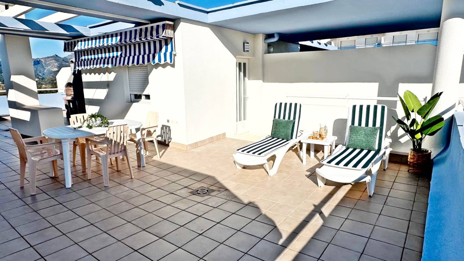 2 soveværelse Lejlighed til leje i Gandia med swimmingpool garage - € 550 (Ref: 8907099)