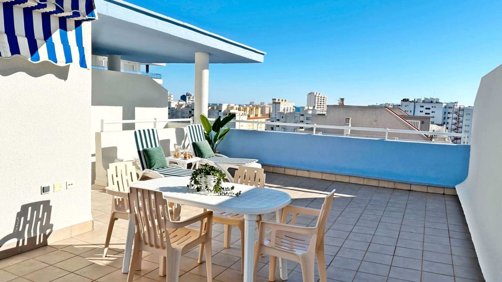 2 soveværelse Lejlighed til leje i Gandia med swimmingpool garage - € 550 (Ref: 8907099)