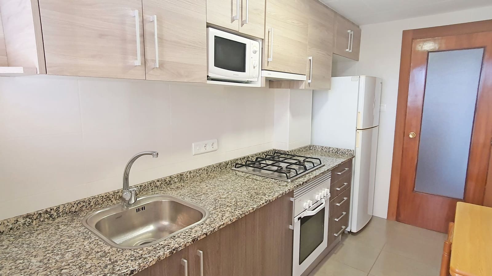 3 bedroom Beach Apartment for sale in Gandia with pool garage - € 205,000 (Ref: 9391047)