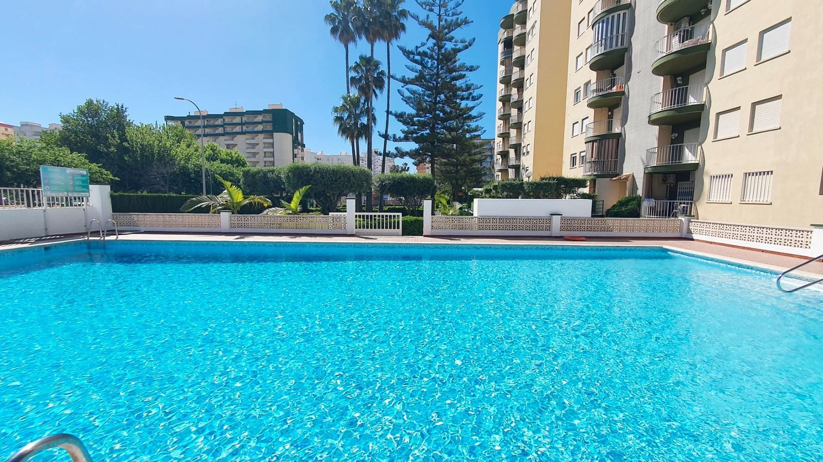 3 bedroom Beach Apartment for sale in Gandia with pool garage - € 205,000 (Ref: 9391047)