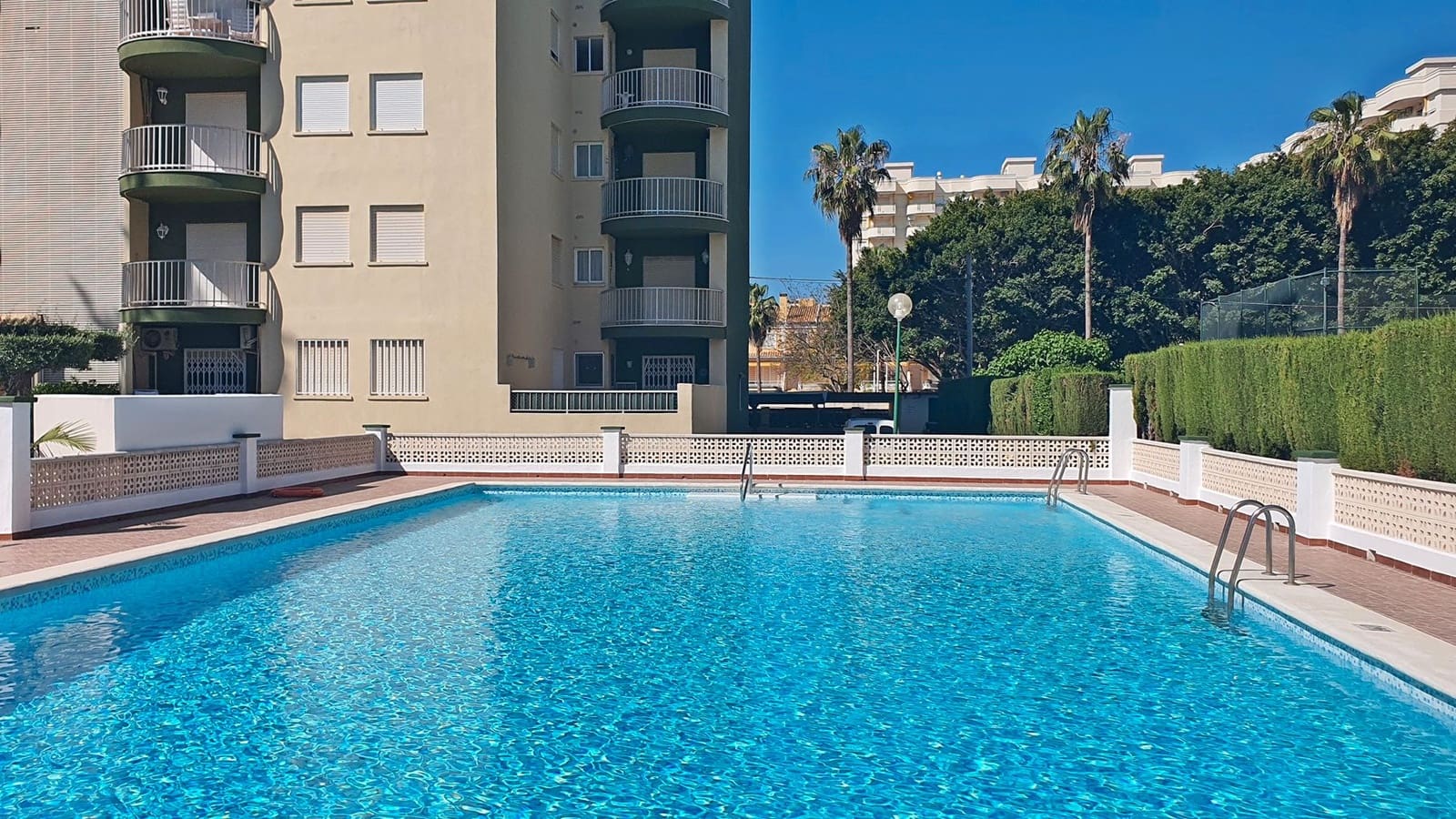 3 bedroom Beach Apartment for sale in Gandia with pool garage - € 205,000 (Ref: 9391047)