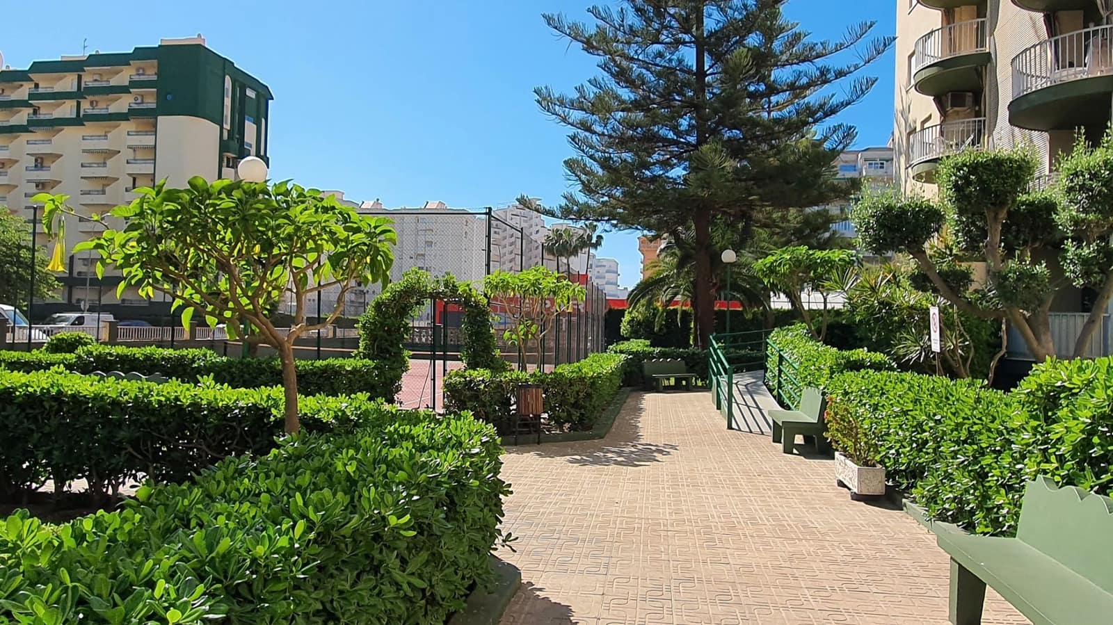 3 bedroom Beach Apartment for sale in Gandia with pool garage - € 205,000 (Ref: 9391047)