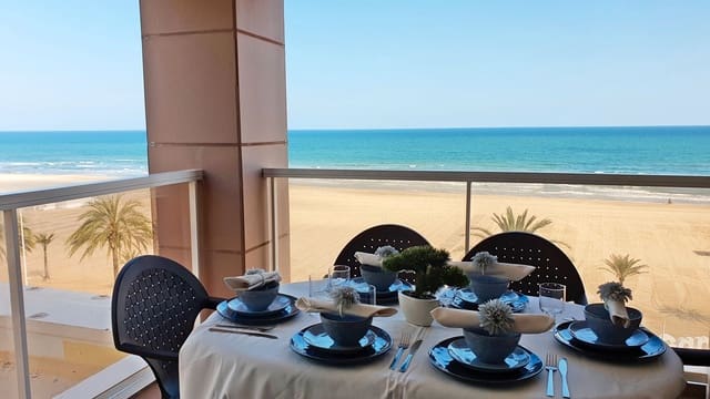 3 bedroom Beach Apartment for sale in Gandia with pool garage - € 400,000 (Ref: 9409078)