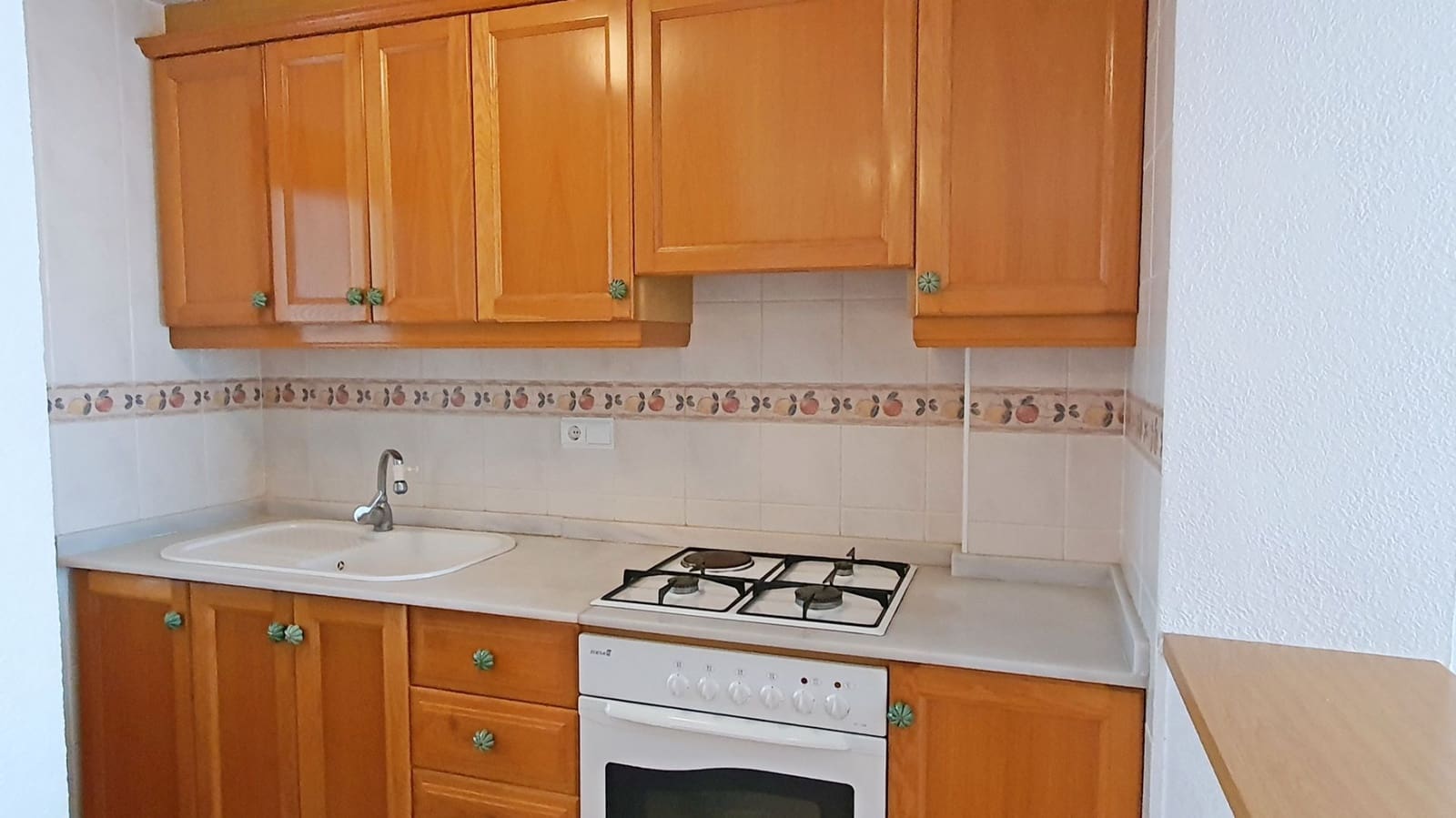 2 slaapkamer Strandappartement te huur in Xeraco met zwembad garage - € 550 (Ref: 9706039)