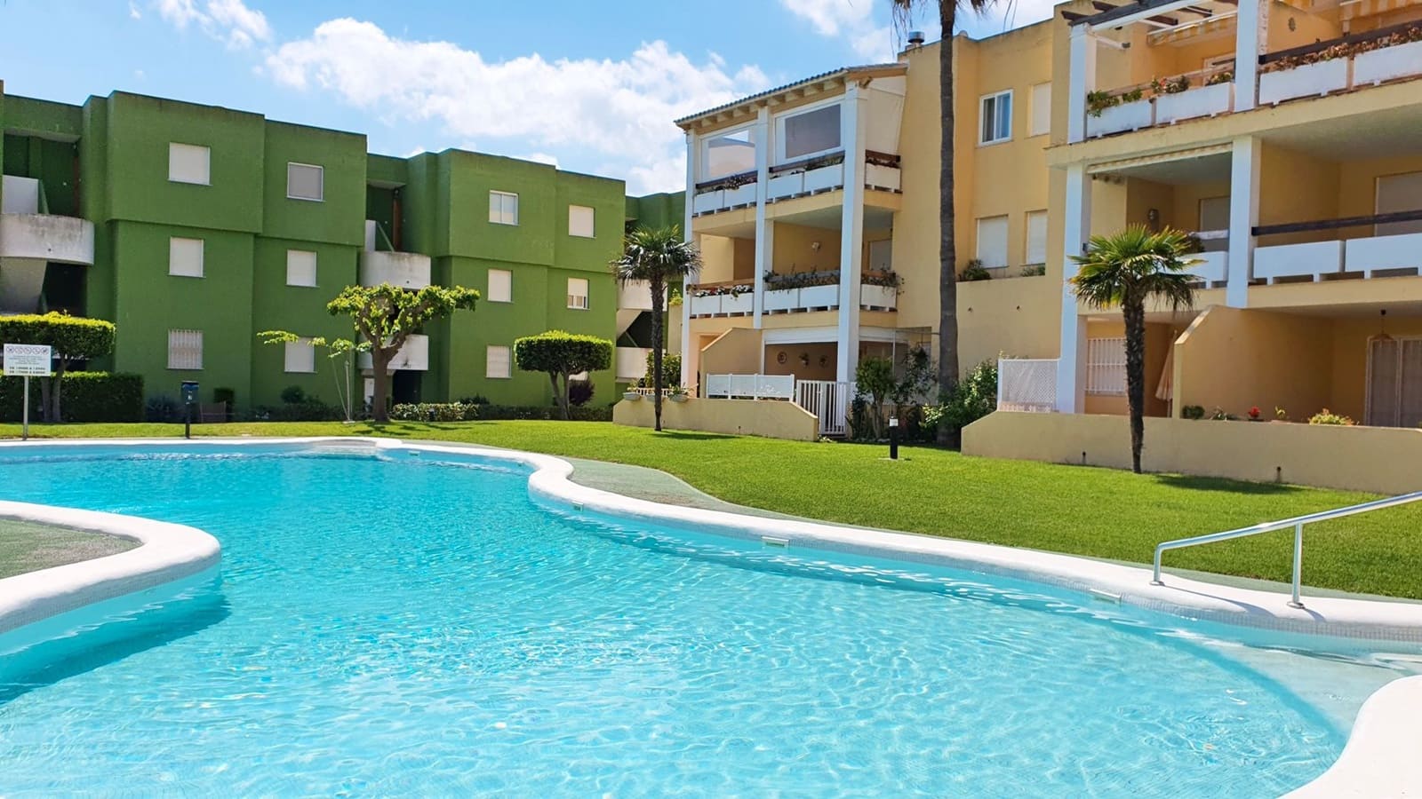 2 slaapkamer Strandappartement te huur in Xeraco met zwembad garage - € 550 (Ref: 9706039)