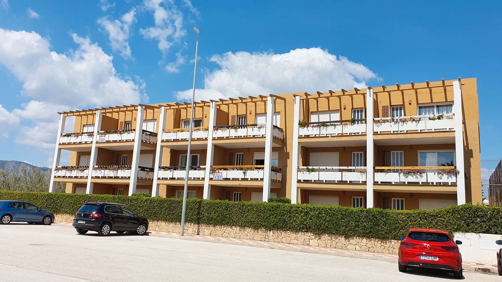 2 slaapkamer Strandappartement te huur in Xeraco met zwembad garage - € 550 (Ref: 9706039)