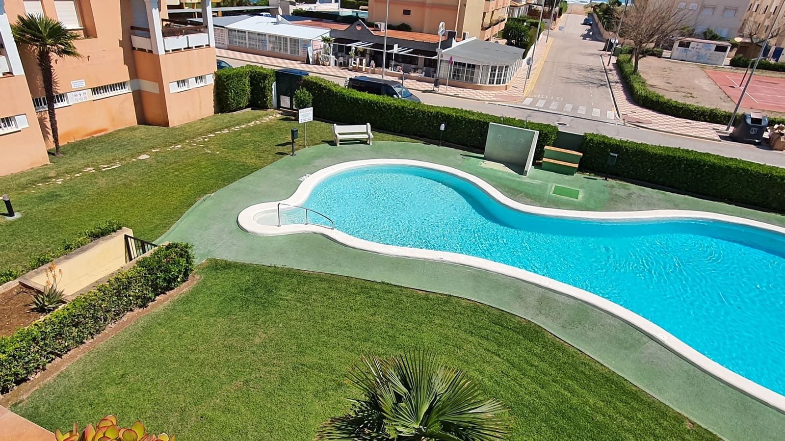 2 slaapkamer Strandappartement te huur in Xeraco met zwembad garage - € 550 (Ref: 9706039)