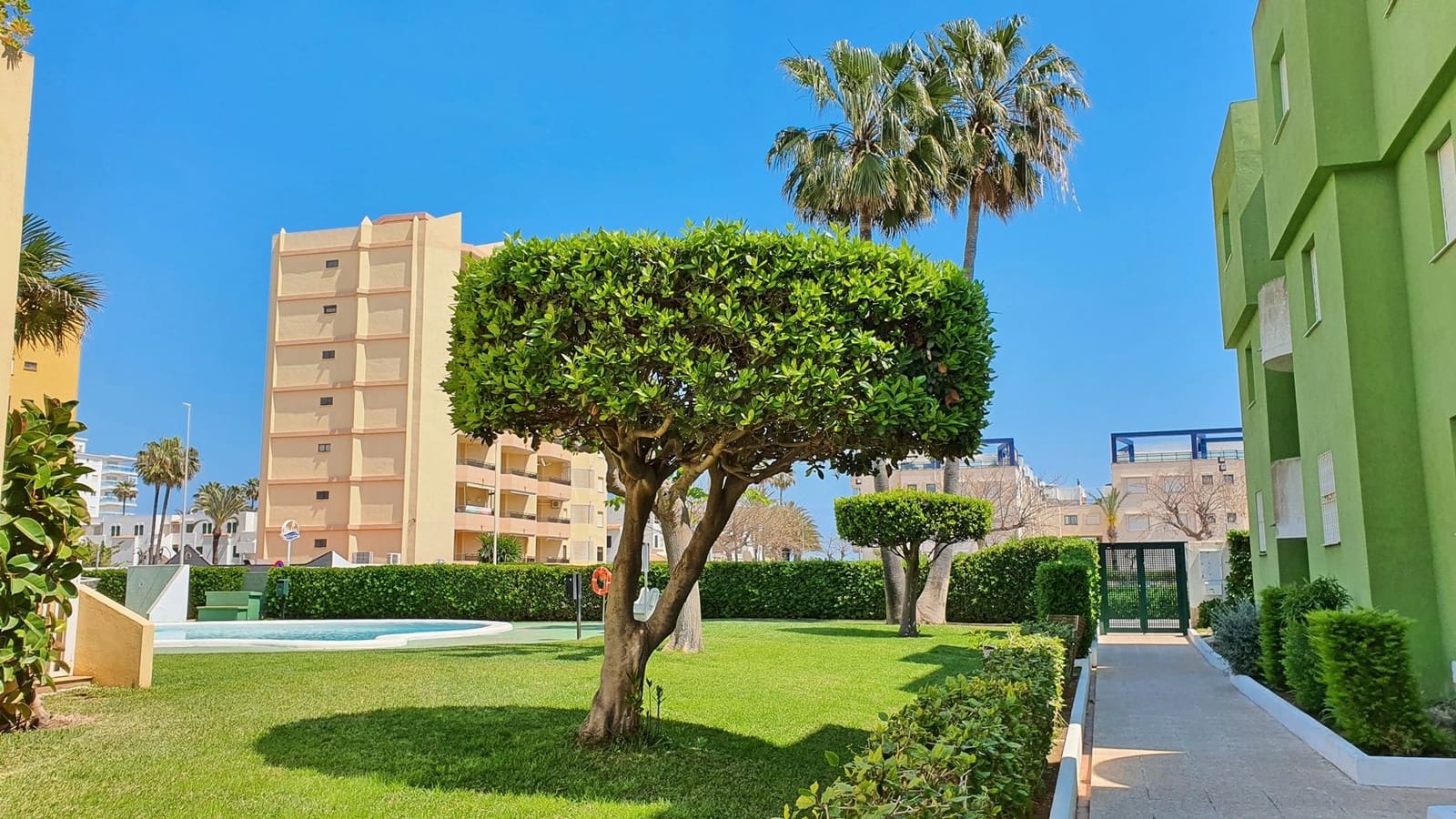 2 slaapkamer Strandappartement te huur in Xeraco met zwembad garage - € 550 (Ref: 9706039)