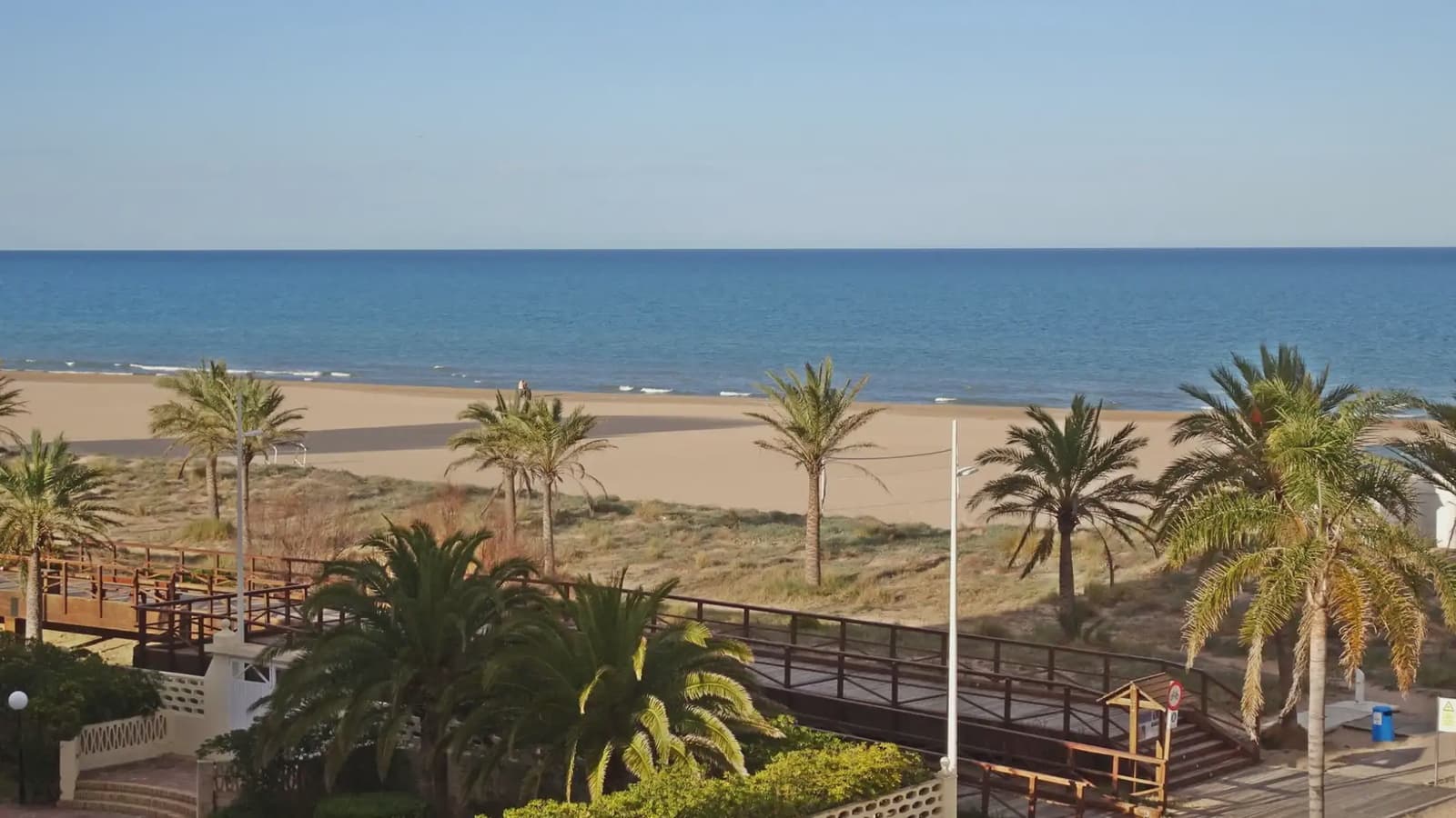 2 soveværelse Strandlejlighed til salg i Gandia med swimmingpool garage - € 340.000 (Ref: 9747702)