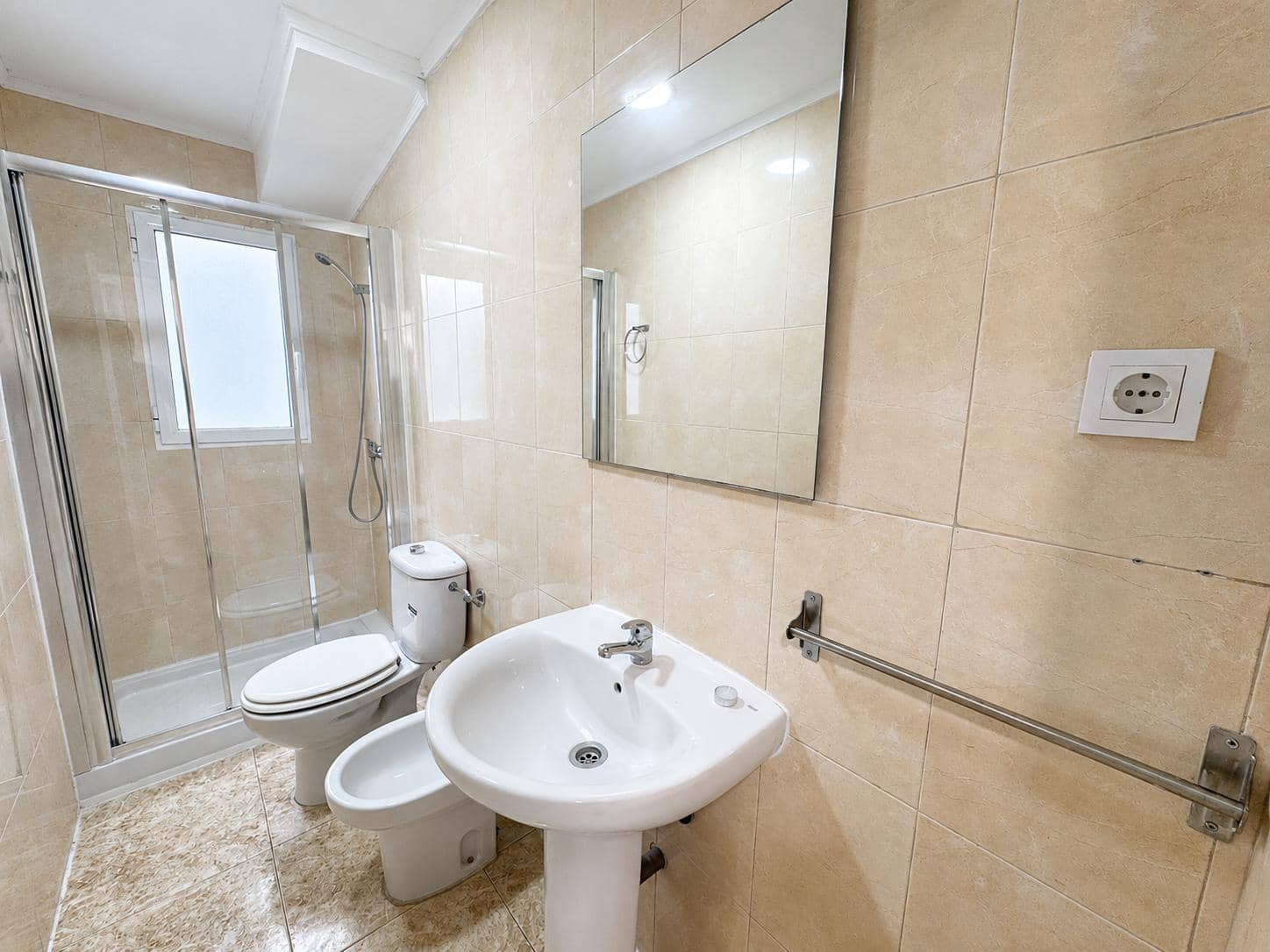 3 sovrum Lägenhet till salu i Alicante stad - 170 000 € (Ref: 10001011)