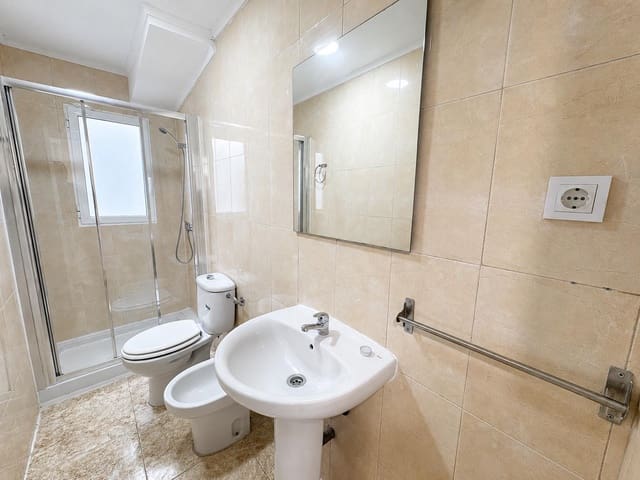Piso de 3 habitaciones en Alicante / Alacant ciudad en venta - 170.000 € (Ref: 10001011)
