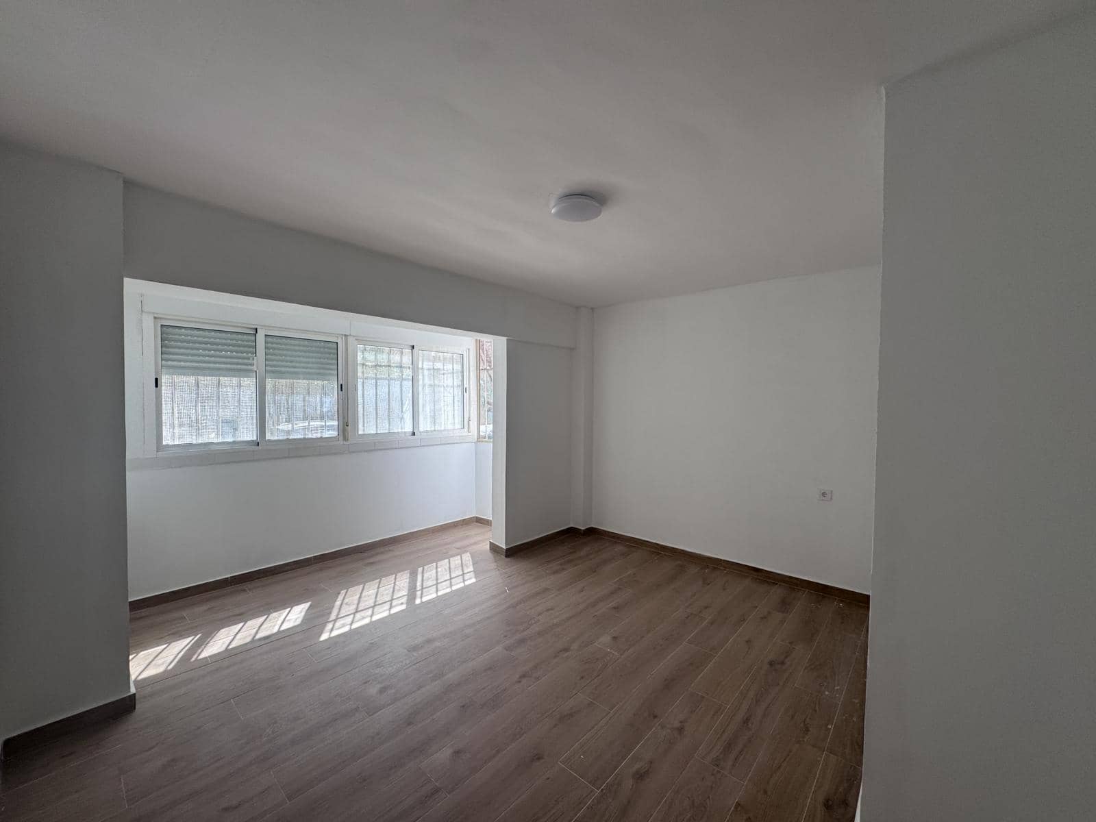 3 Zimmer Wohnung zu verkaufen in Alicante / Alacant Stadt - 96.000 € (Ref: 10023329)