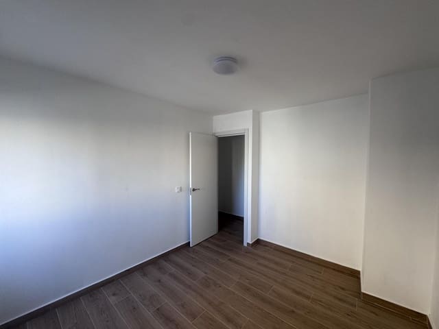 3 Zimmer Wohnung zu verkaufen in Colonia Requena, Alicante / Alacant Stadt - 96.000 € (Ref: 10023329)