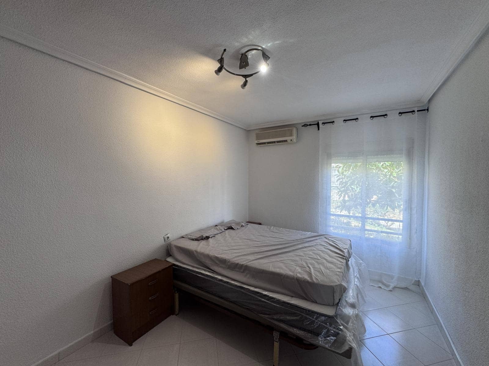 3 sovrum Lägenhet till salu i Alicante stad - 125 000 € (Ref: 10023388)