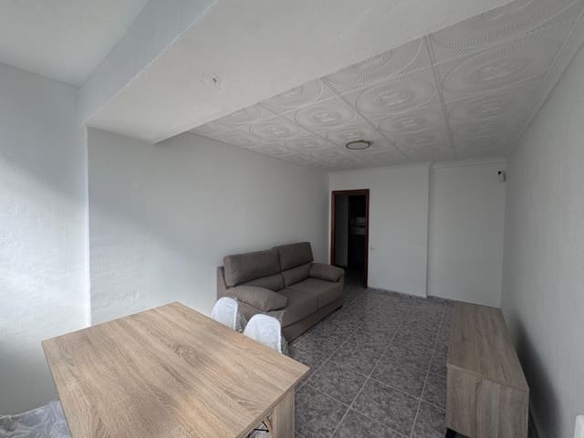4 Zimmer Wohnung zu verkaufen in Colonia Requena, Alicante / Alacant Stadt - 115.000 € (Ref: 10130985)