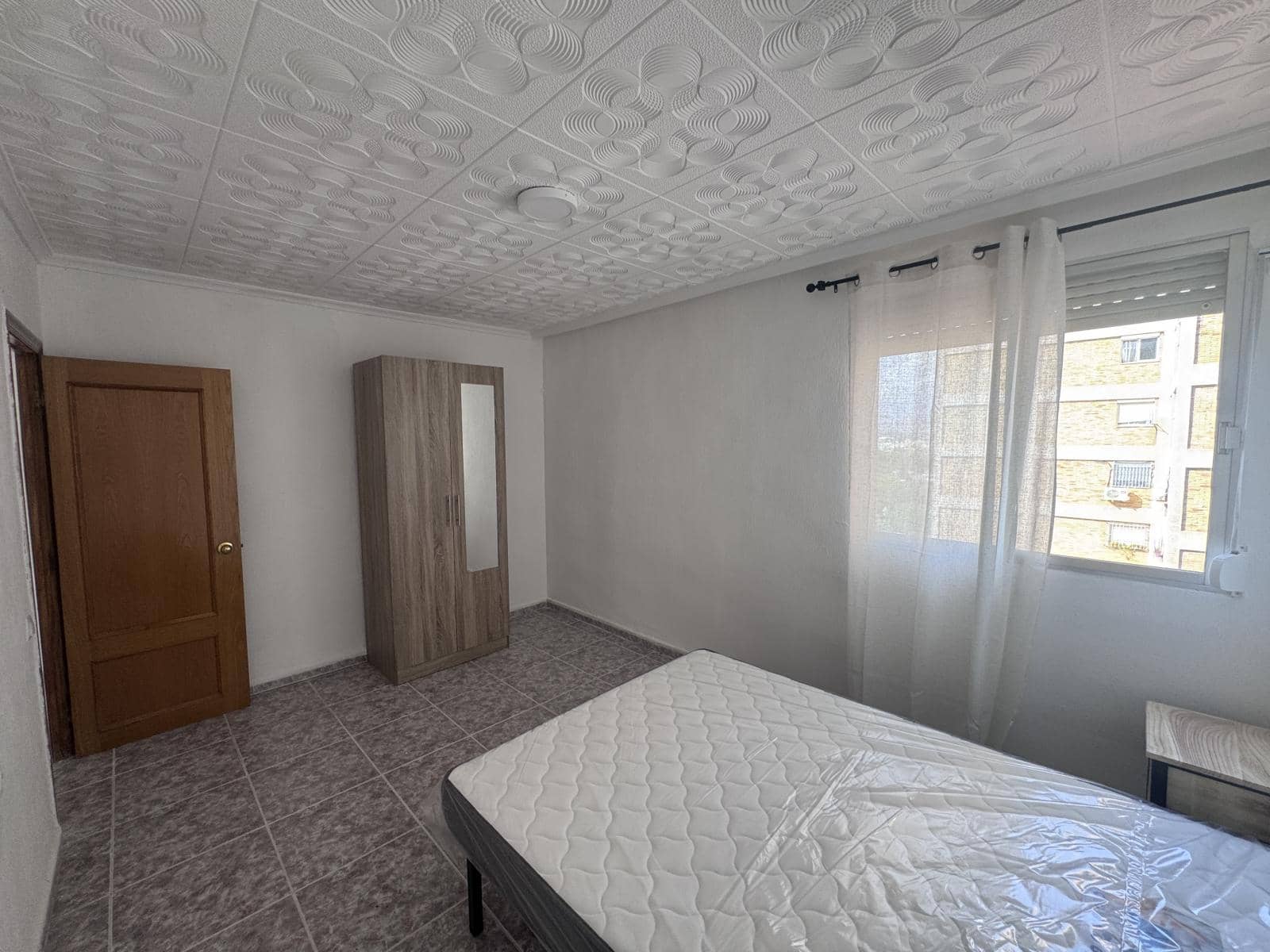 4 Zimmer Wohnung zu verkaufen in Alicante / Alacant Stadt - 115.000 € (Ref: 10130985)
