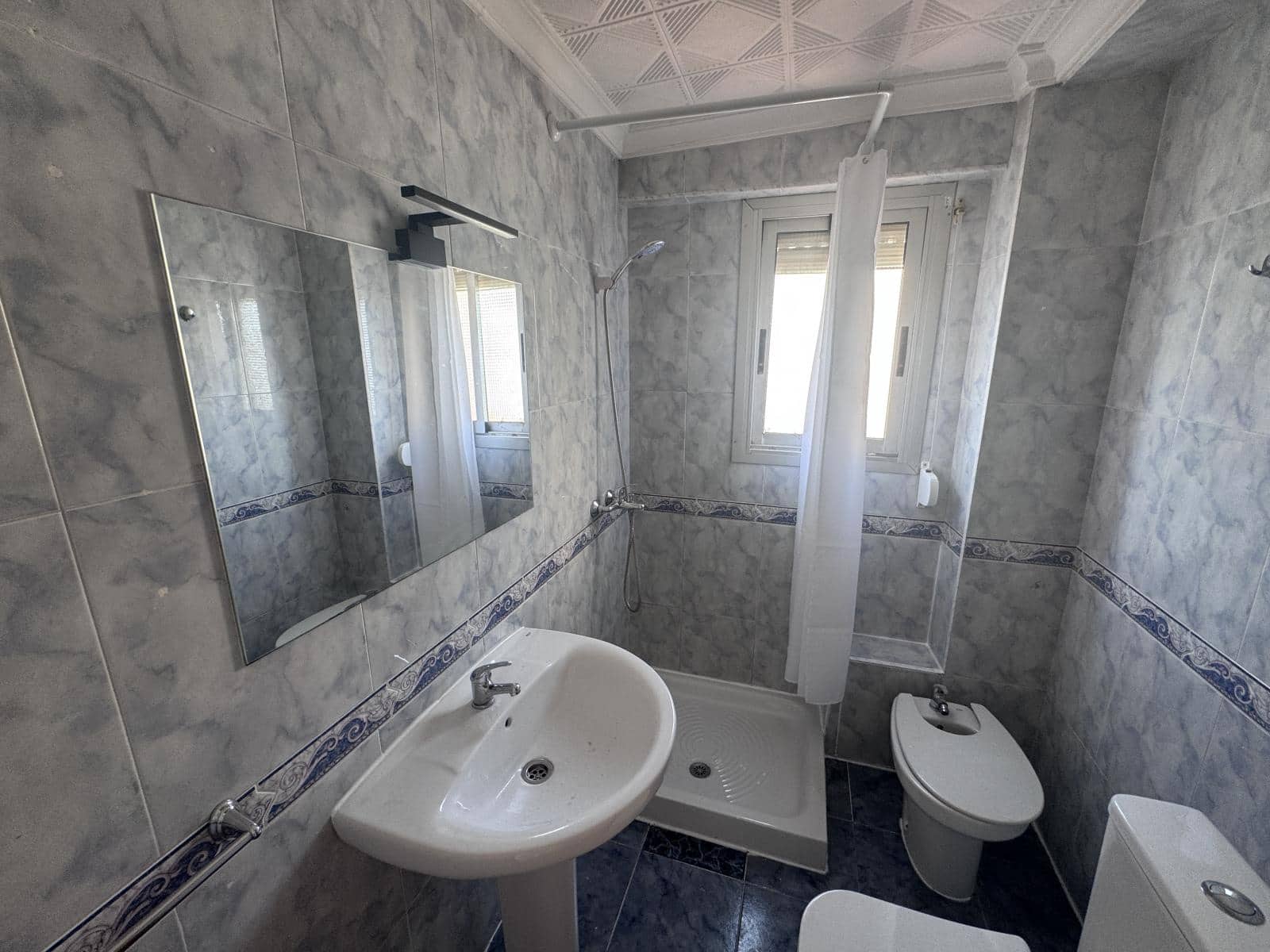 4 Zimmer Wohnung zu verkaufen in Alicante / Alacant Stadt - 115.000 € (Ref: 10130985)