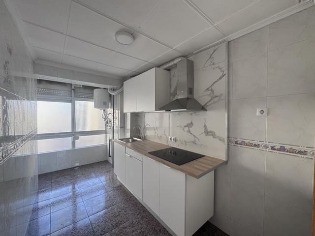 4 Zimmer Wohnung zu verkaufen in Colonia Requena, Alicante / Alacant Stadt - 115.000 € (Ref: 10130985)