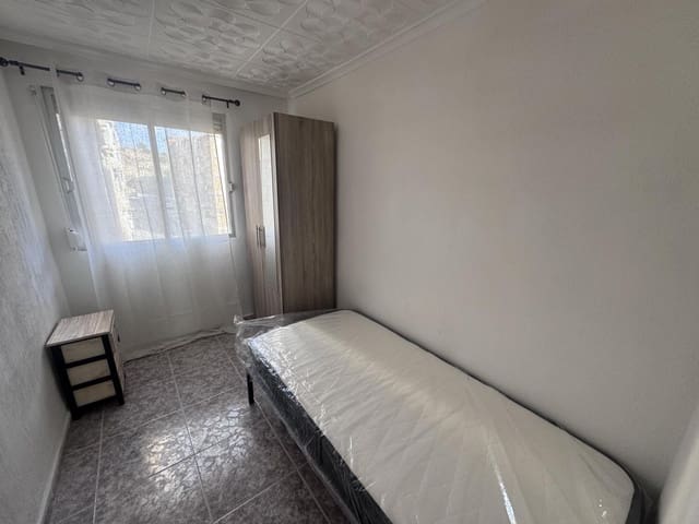 4 Zimmer Wohnung zu verkaufen in Colonia Requena, Alicante / Alacant Stadt - 115.000 € (Ref: 10130985)