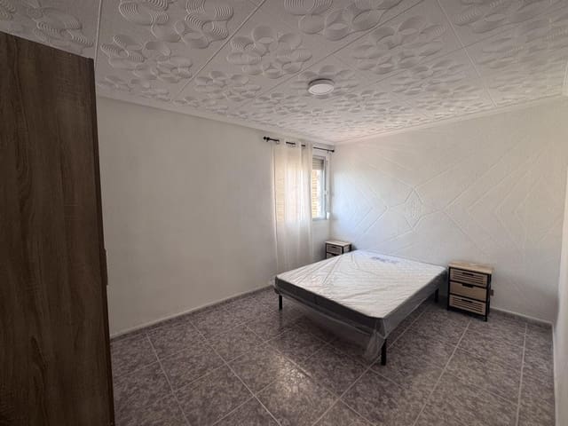 4 Zimmer Wohnung zu verkaufen in Colonia Requena, Alicante / Alacant Stadt - 115.000 € (Ref: 10130985)