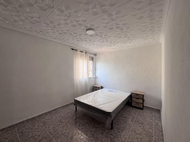 4 Zimmer Wohnung zu verkaufen in Colonia Requena, Alicante / Alacant Stadt - 115.000 € (Ref: 10130985)