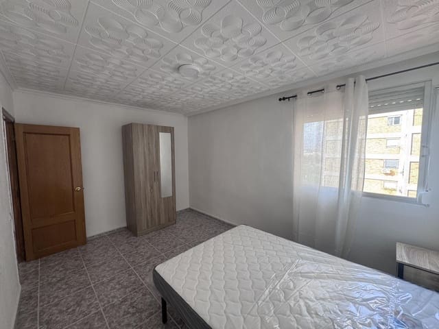 4 Zimmer Wohnung zu verkaufen in Colonia Requena, Alicante / Alacant Stadt - 115.000 € (Ref: 10130985)