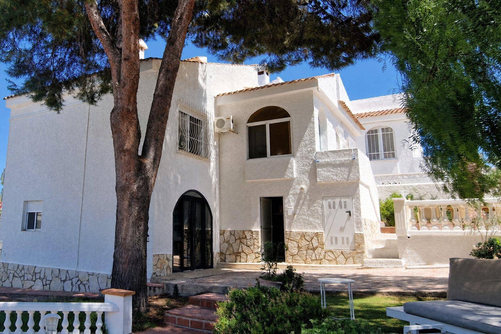4 soverom Villa til salgs i El Campello med svømmebasseng - € 549 000 (Ref: 10134959)