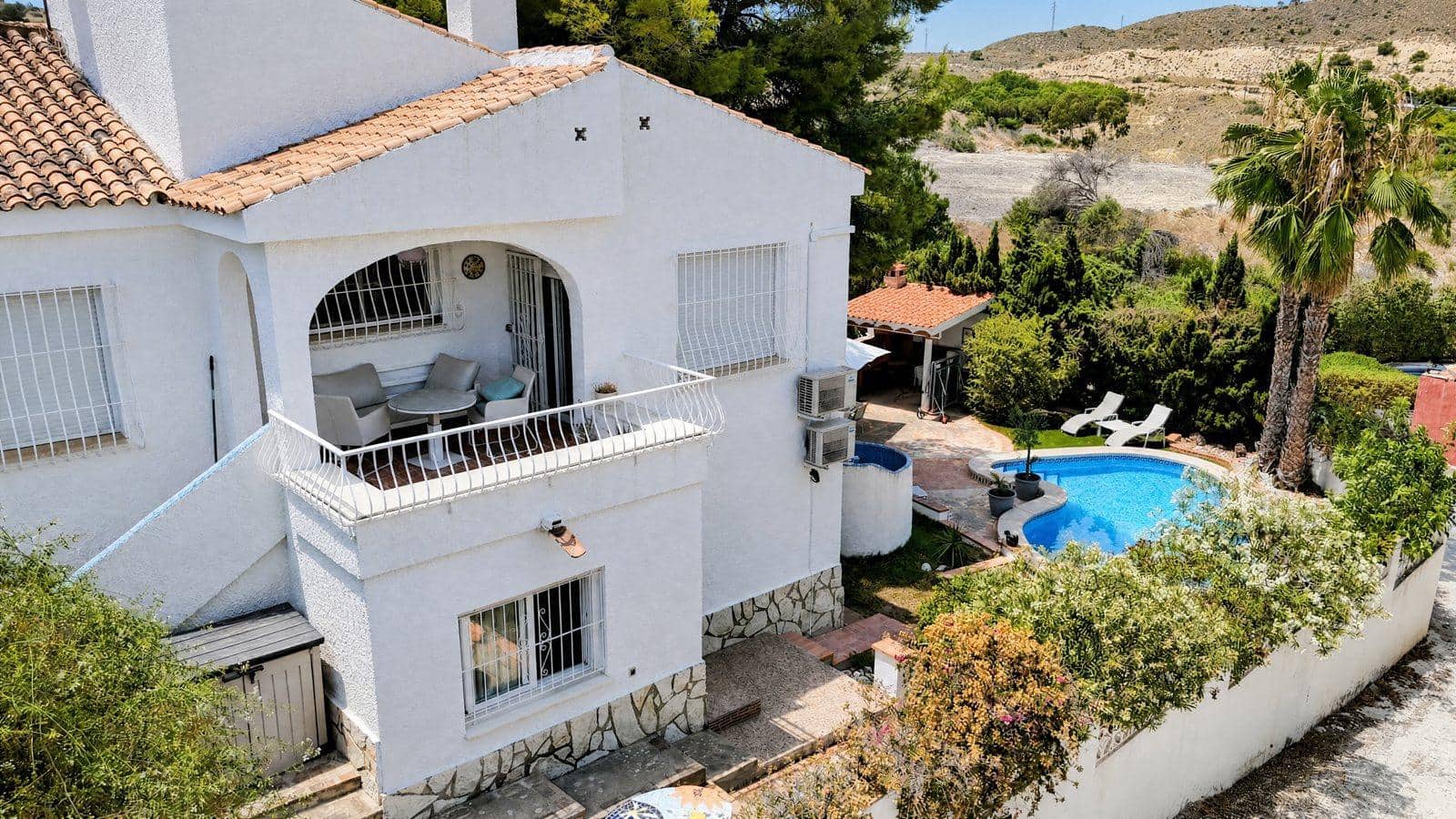 4 soverom Villa til salgs i El Campello med svømmebasseng - € 549 000 (Ref: 10134959)