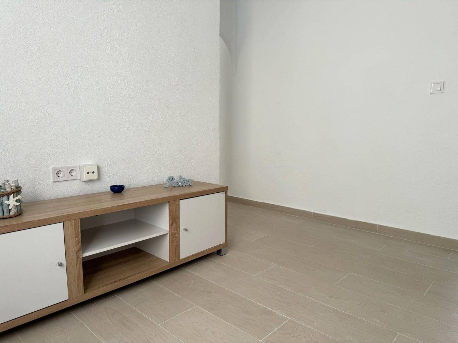 3 bedroom Apartment for sale in Alicante / Alacant city - € 98,900 (Ref: 8967297)