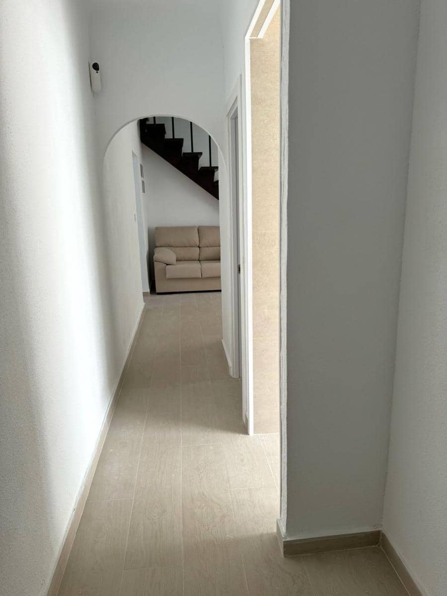 3 bedroom Apartment for sale in Alicante / Alacant city - € 98,900 (Ref: 8967297)