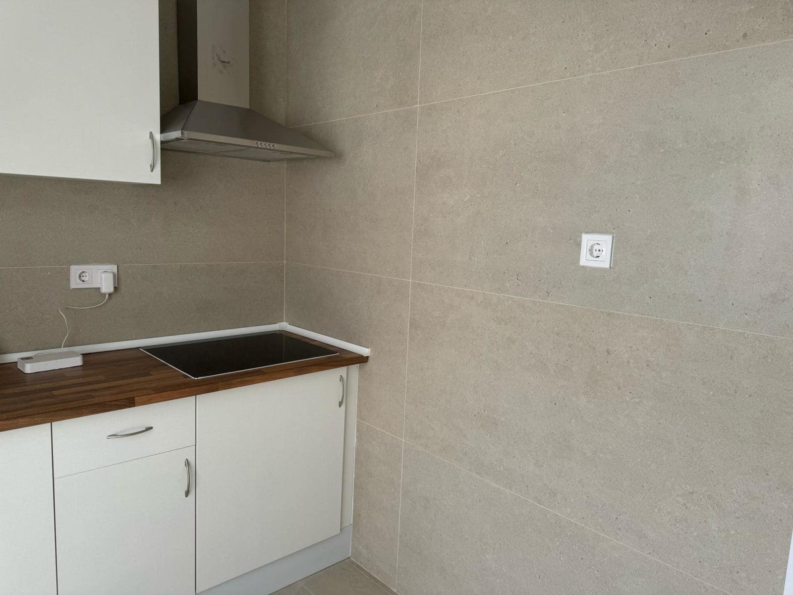 3 bedroom Apartment for sale in Alicante / Alacant city - € 98,900 (Ref: 8967297)