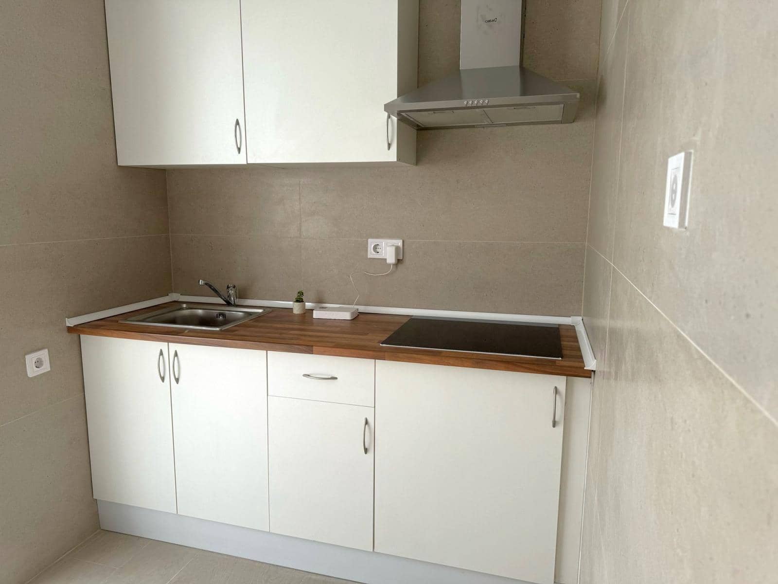 3 bedroom Apartment for sale in Alicante / Alacant city - € 98,900 (Ref: 8967297)