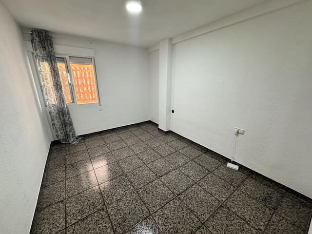 4 slaapkamer Flat te koop in Alicante stad - € 219.900 (Ref: 9072650)