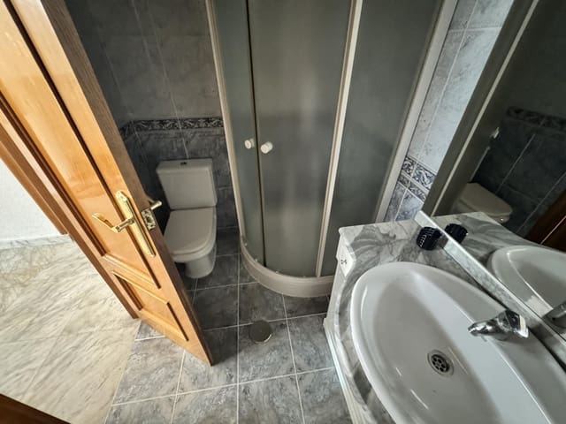 2 soveværelse Lejlighed til salg i Juan XXIII, Alicante by - € 174.900 (Ref: 9142484)