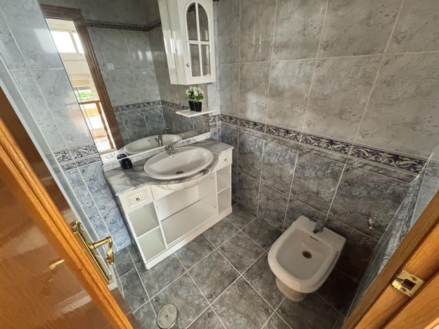 2 soveværelse Lejlighed til salg i Juan XXIII, Alicante by - € 174.900 (Ref: 9142484)