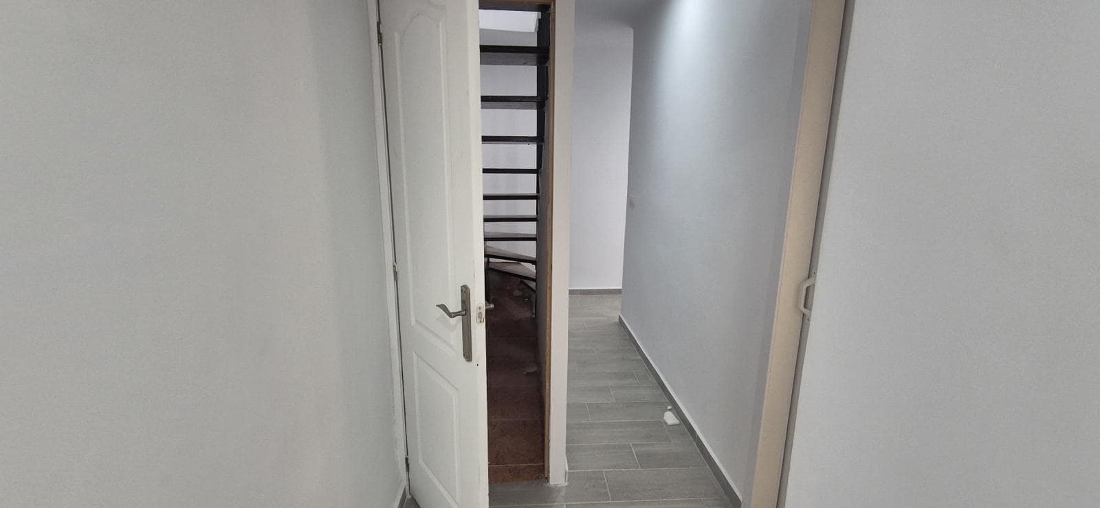 4 Zimmer Apartment zu verkaufen in Alicante / Alacant Stadt - 119.900 € (Ref: 9306913)