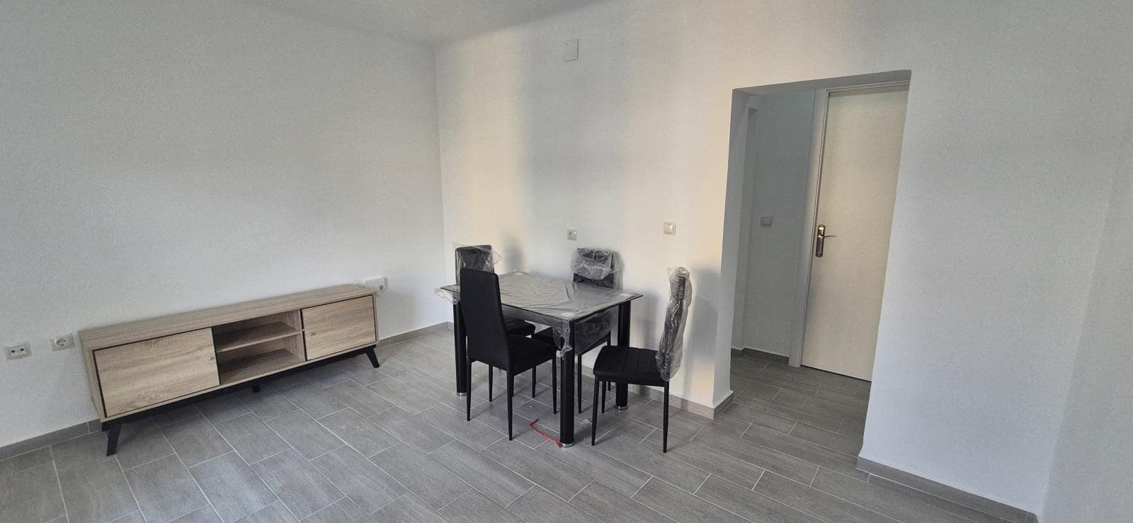 4 Zimmer Apartment zu verkaufen in Alicante / Alacant Stadt - 119.900 € (Ref: 9306913)