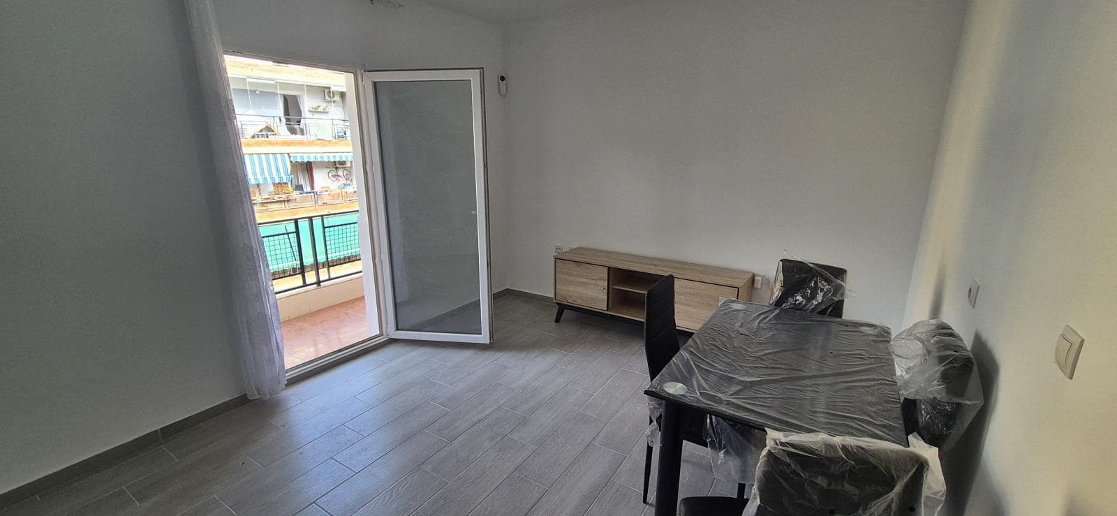 4 Zimmer Apartment zu verkaufen in Alicante / Alacant Stadt - 119.900 € (Ref: 9306913)