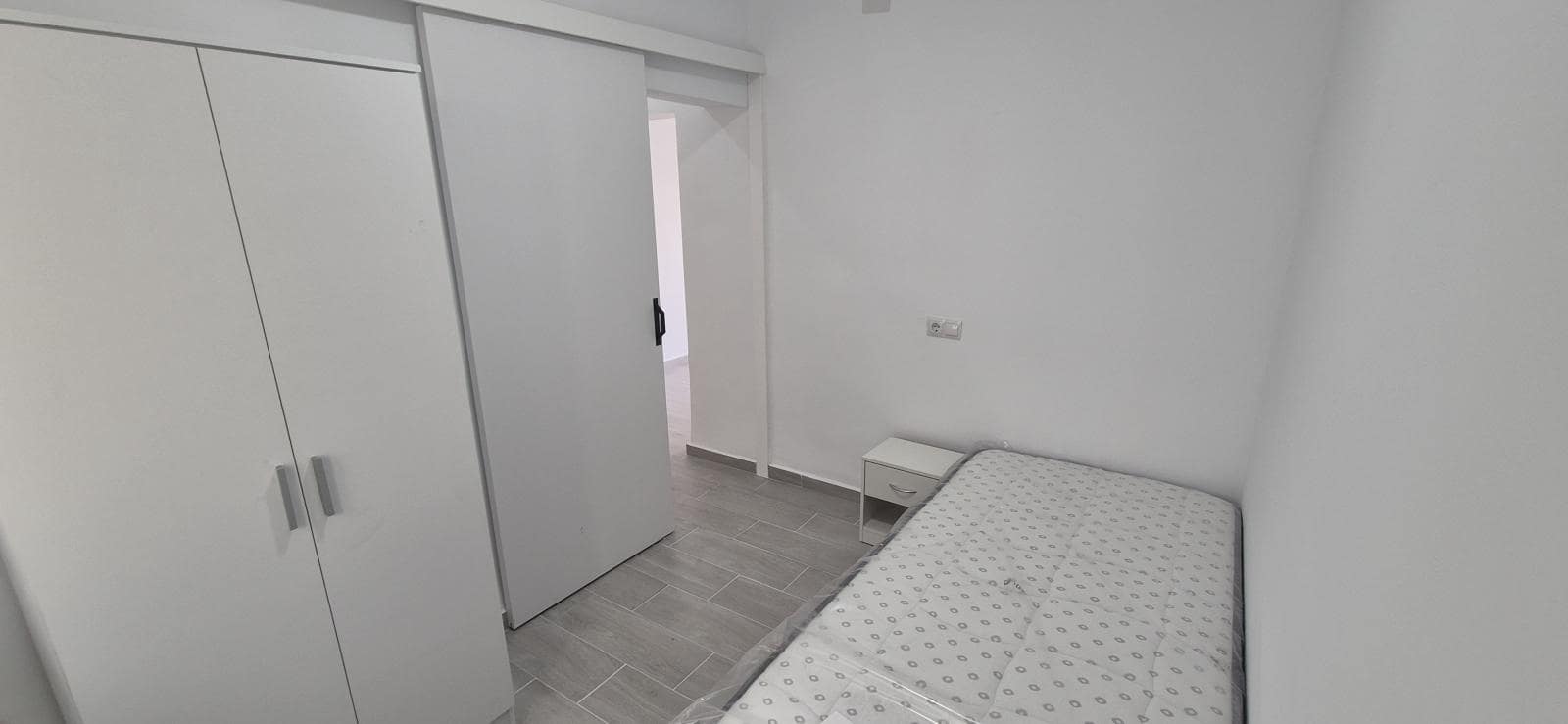 4 Zimmer Apartment zu verkaufen in Alicante / Alacant Stadt - 119.900 € (Ref: 9306913)
